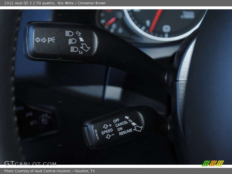 Ibis White / Cinnamon Brown 2012 Audi Q5 3.2 FSI quattro