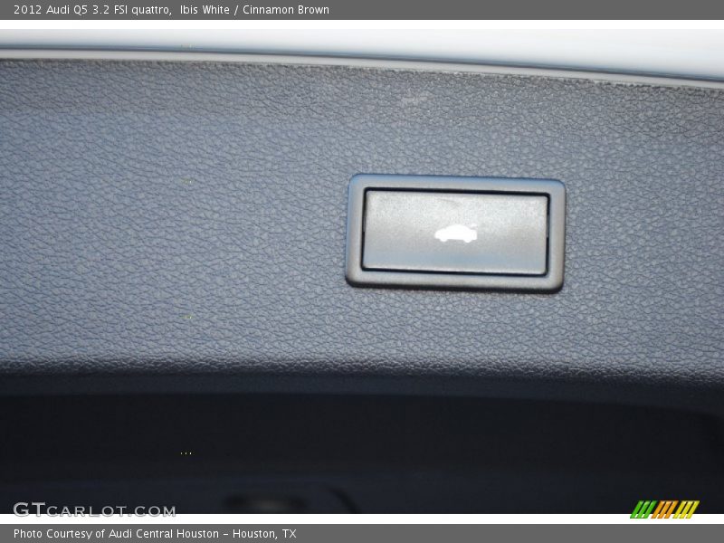 Ibis White / Cinnamon Brown 2012 Audi Q5 3.2 FSI quattro