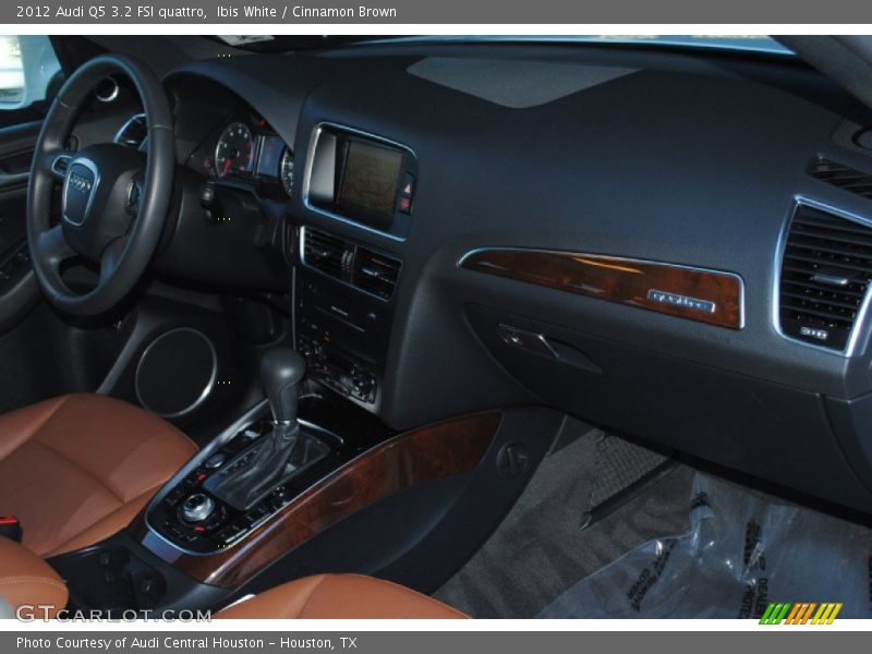 Ibis White / Cinnamon Brown 2012 Audi Q5 3.2 FSI quattro