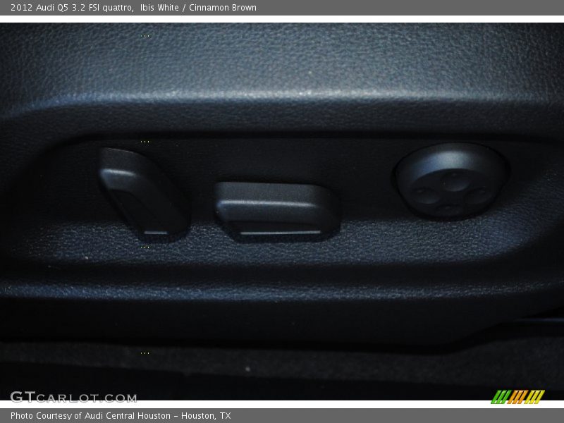Ibis White / Cinnamon Brown 2012 Audi Q5 3.2 FSI quattro