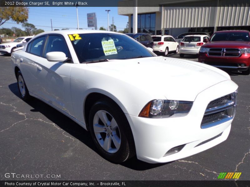 Bright White / Black 2012 Dodge Charger SE