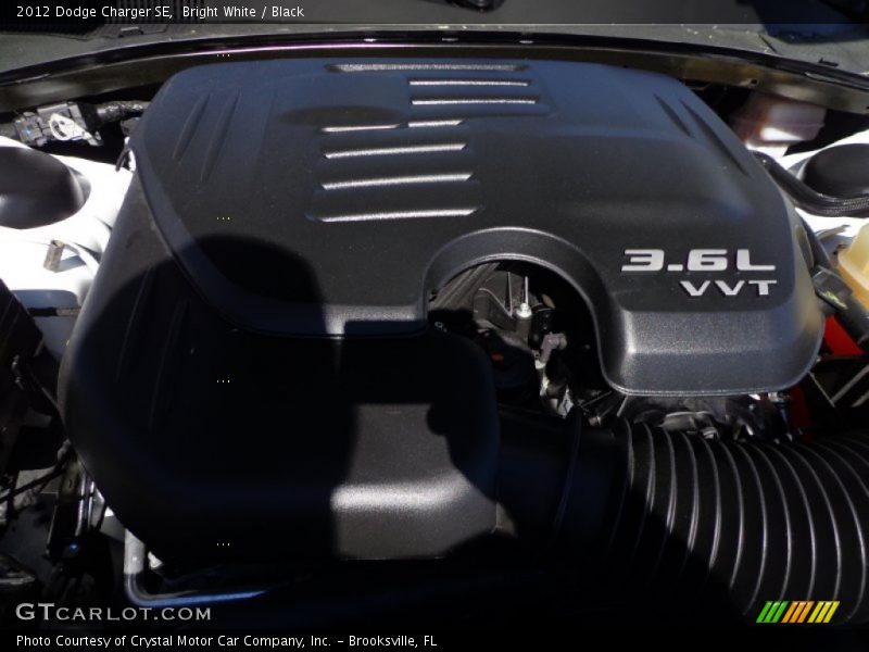 Bright White / Black 2012 Dodge Charger SE