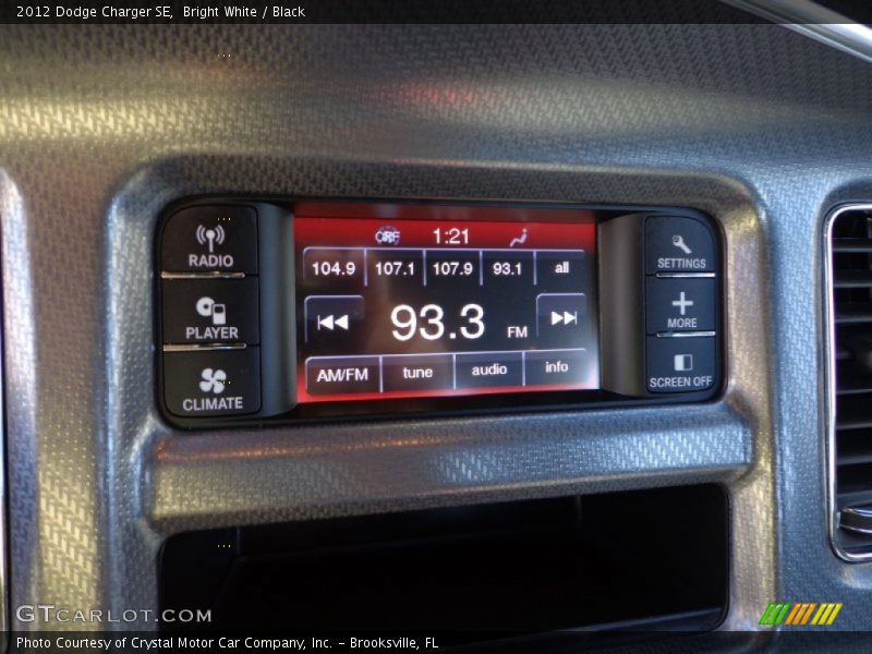 Bright White / Black 2012 Dodge Charger SE