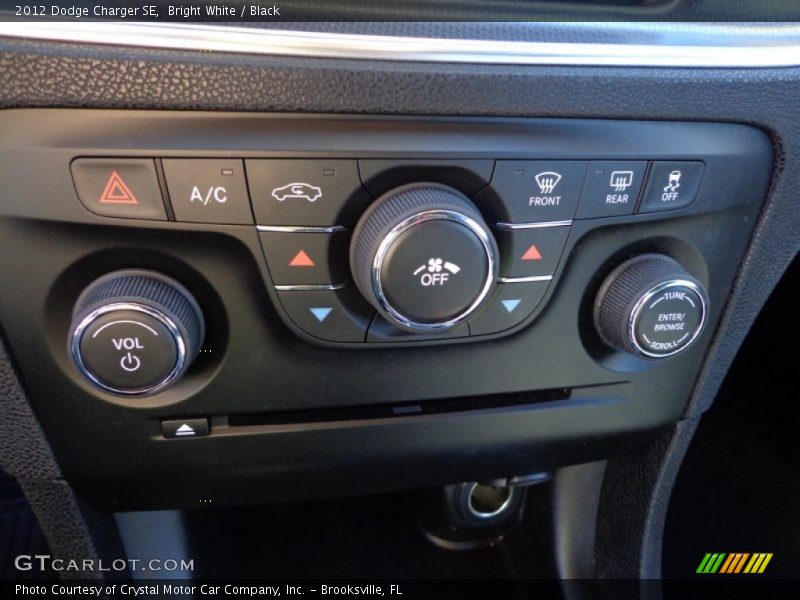 Bright White / Black 2012 Dodge Charger SE