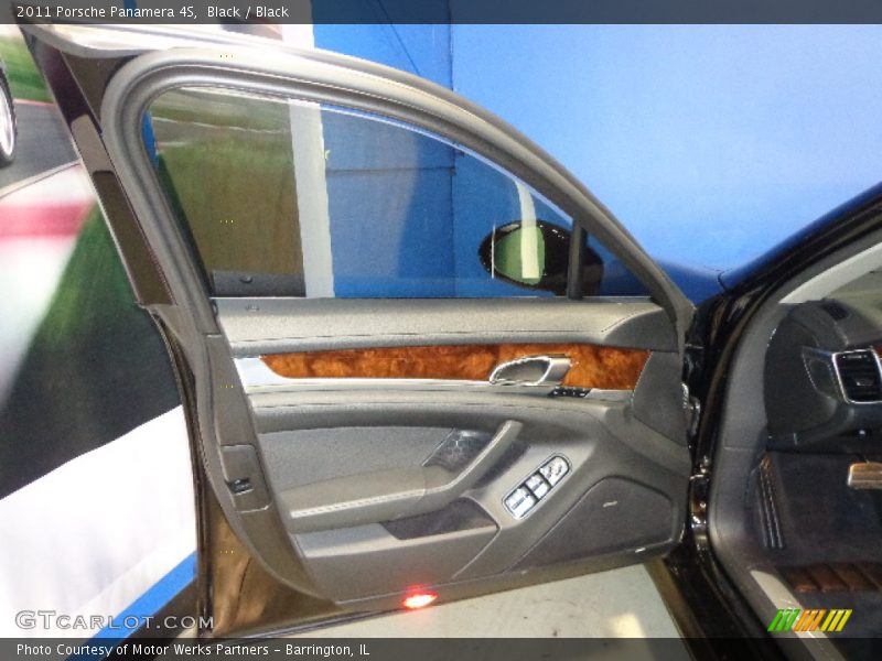 Black / Black 2011 Porsche Panamera 4S