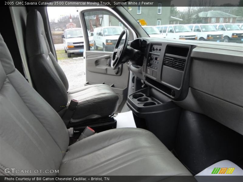 Summit White / Pewter 2005 GMC Savana Cutaway 3500 Commercial Moving Truck