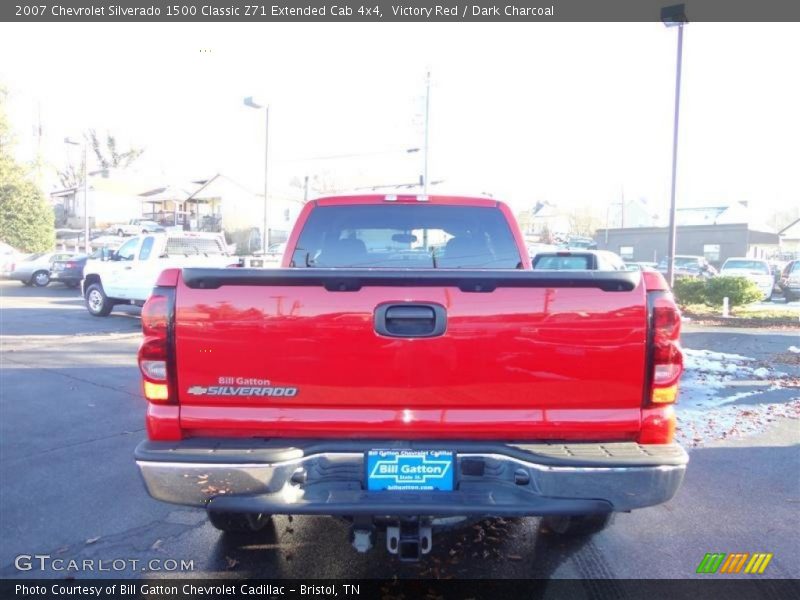 Victory Red / Dark Charcoal 2007 Chevrolet Silverado 1500 Classic Z71 Extended Cab 4x4