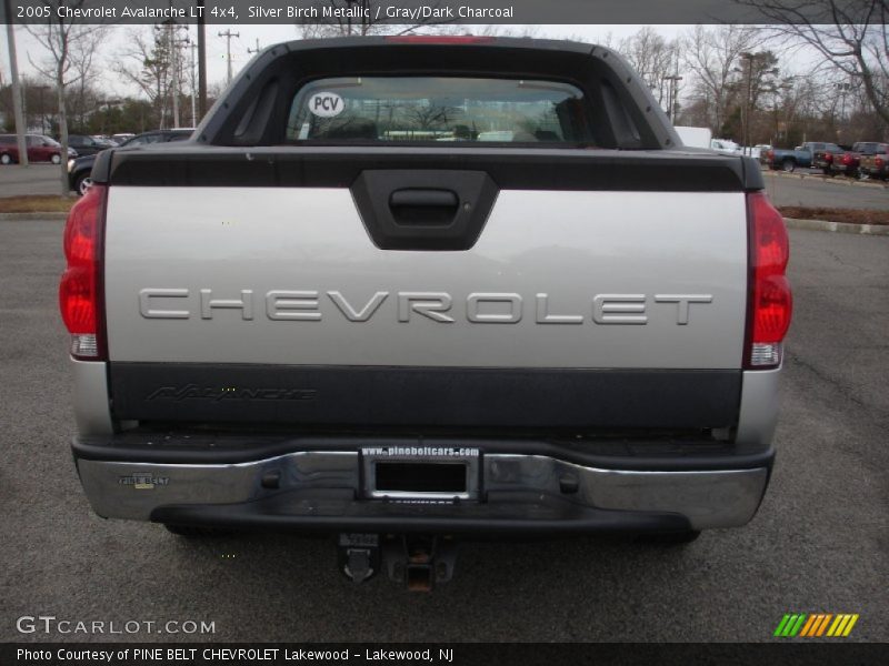 Silver Birch Metallic / Gray/Dark Charcoal 2005 Chevrolet Avalanche LT 4x4