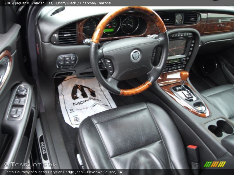 Ebony Black / Charcoal/Charcoal 2009 Jaguar XJ Vanden Plas