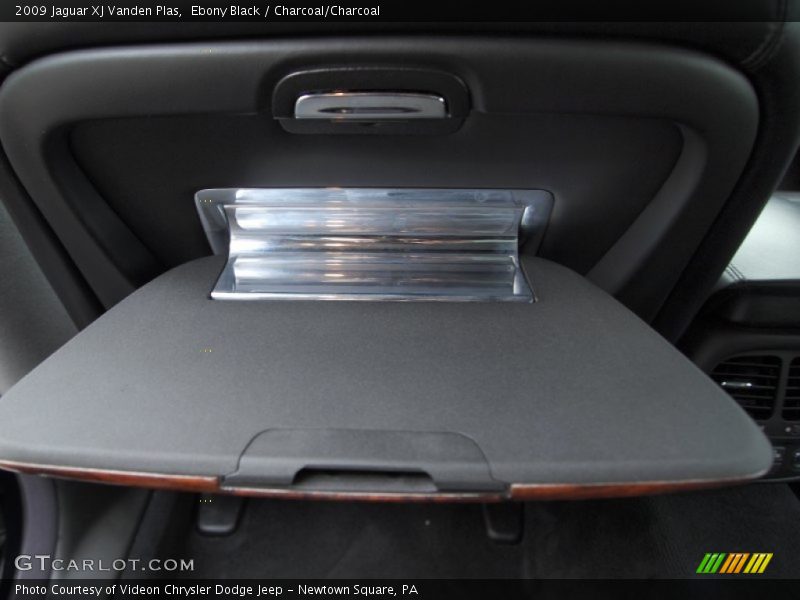 Ebony Black / Charcoal/Charcoal 2009 Jaguar XJ Vanden Plas