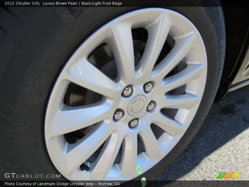 Luxury Brown Pearl / Black/Light Frost Beige 2013 Chrysler 300