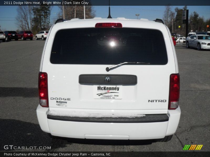 Bright White / Dark Slate Gray 2011 Dodge Nitro Heat