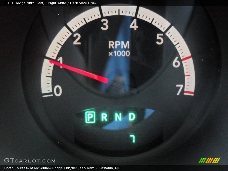 Bright White / Dark Slate Gray 2011 Dodge Nitro Heat
