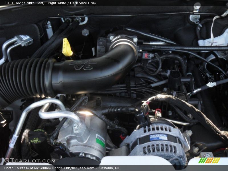 Bright White / Dark Slate Gray 2011 Dodge Nitro Heat