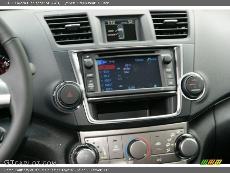Cypress Green Pearl / Black 2013 Toyota Highlander SE 4WD