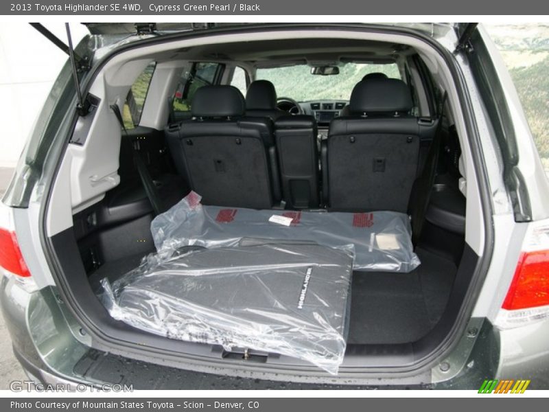 Cypress Green Pearl / Black 2013 Toyota Highlander SE 4WD