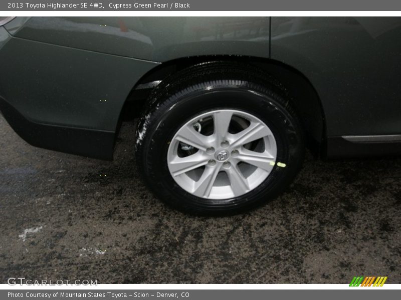 Cypress Green Pearl / Black 2013 Toyota Highlander SE 4WD
