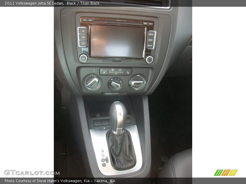 Black / Titan Black 2011 Volkswagen Jetta SE Sedan
