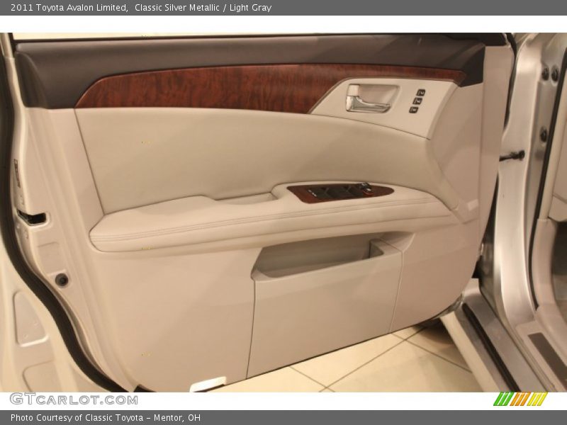 Classic Silver Metallic / Light Gray 2011 Toyota Avalon Limited