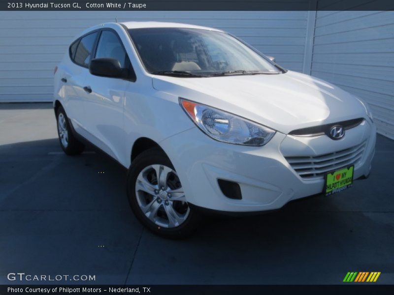 Cotton White / Taupe 2013 Hyundai Tucson GL