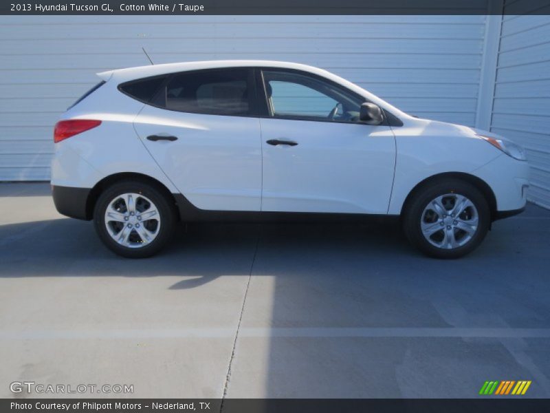 Cotton White / Taupe 2013 Hyundai Tucson GL