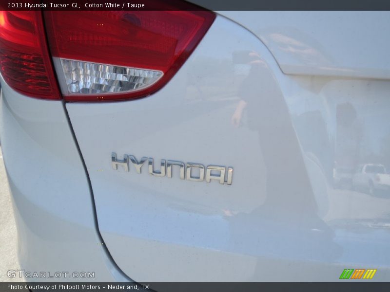 Cotton White / Taupe 2013 Hyundai Tucson GL