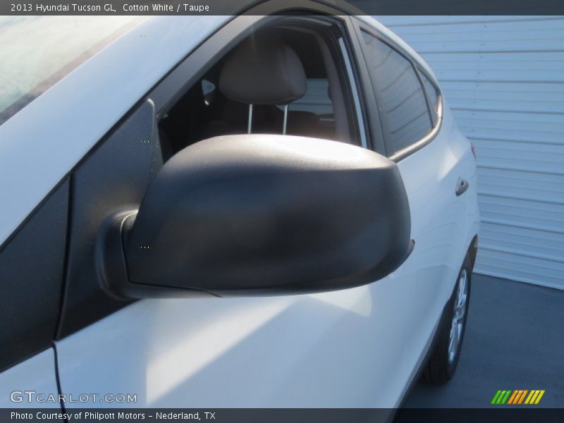 Cotton White / Taupe 2013 Hyundai Tucson GL