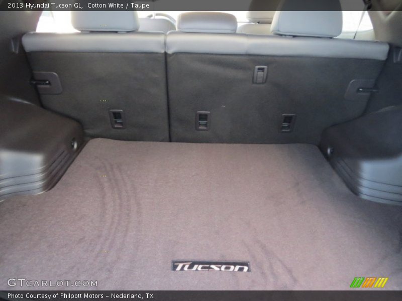 Cotton White / Taupe 2013 Hyundai Tucson GL