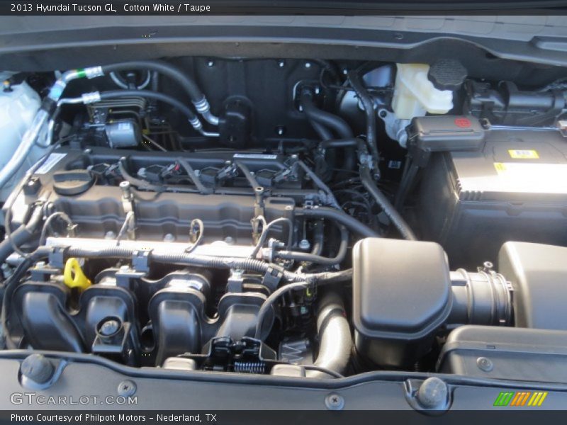 Cotton White / Taupe 2013 Hyundai Tucson GL