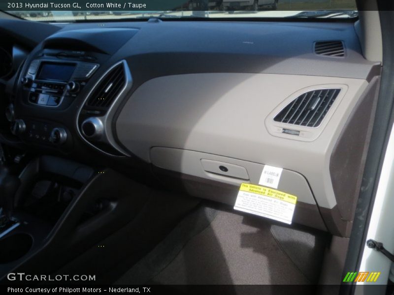 Cotton White / Taupe 2013 Hyundai Tucson GL