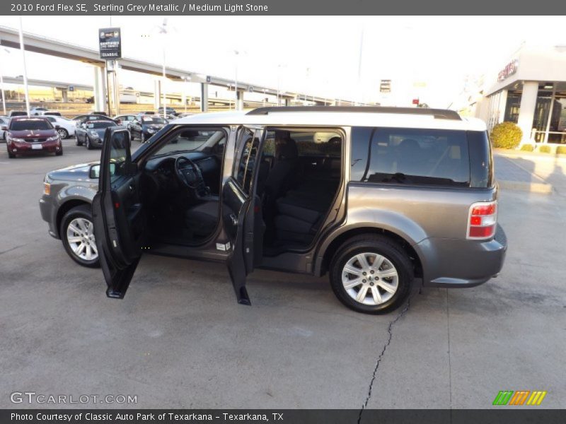 Sterling Grey Metallic / Medium Light Stone 2010 Ford Flex SE