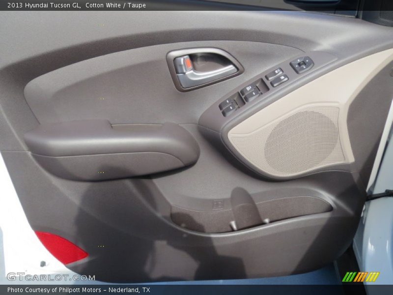 Cotton White / Taupe 2013 Hyundai Tucson GL