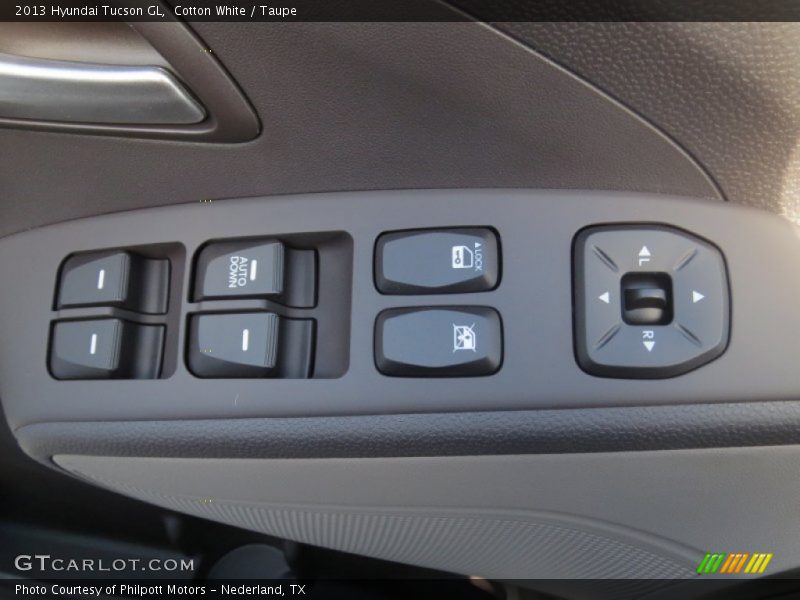 Cotton White / Taupe 2013 Hyundai Tucson GL
