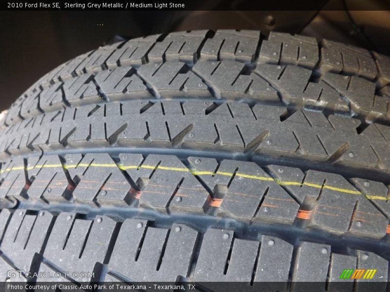 Sterling Grey Metallic / Medium Light Stone 2010 Ford Flex SE