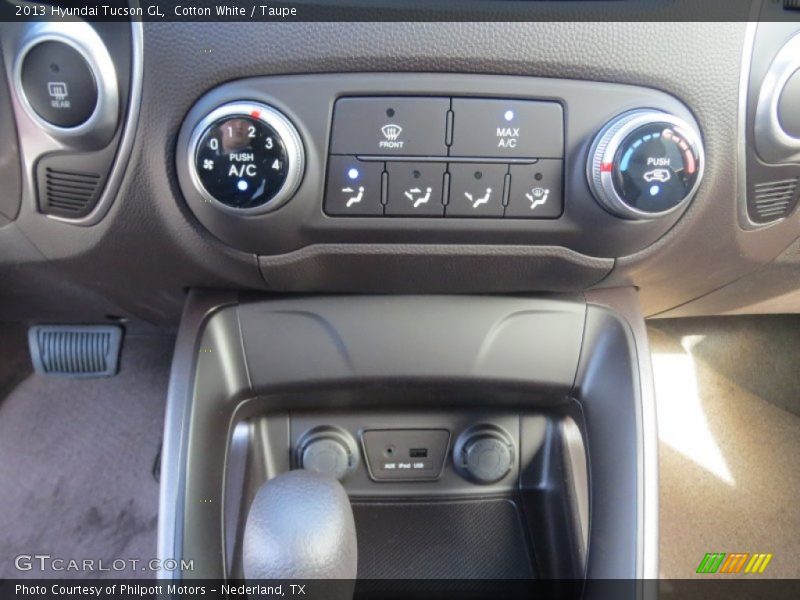 Cotton White / Taupe 2013 Hyundai Tucson GL