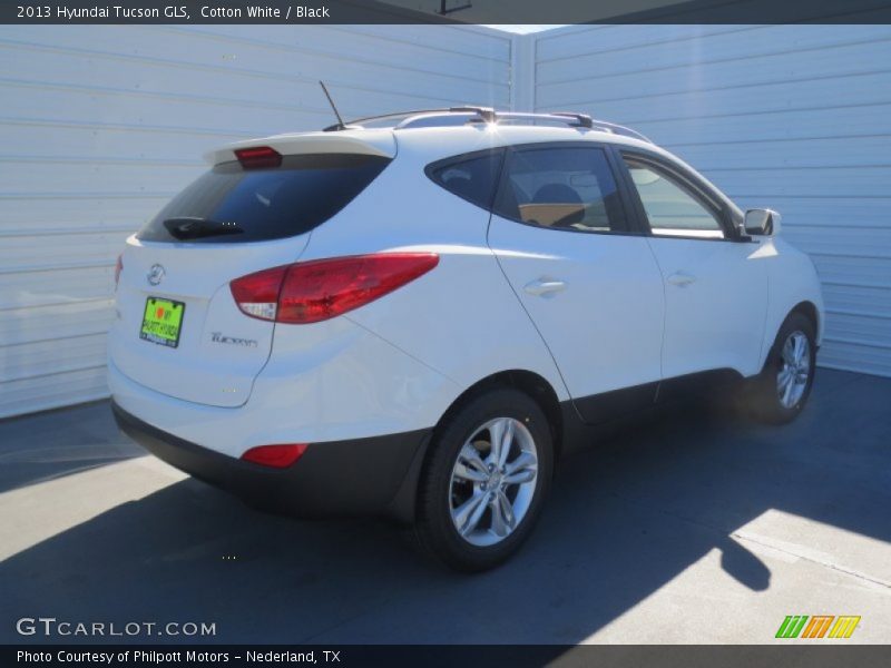 Cotton White / Black 2013 Hyundai Tucson GLS