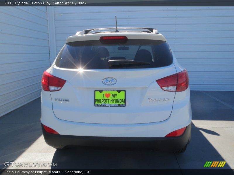 Cotton White / Black 2013 Hyundai Tucson GLS