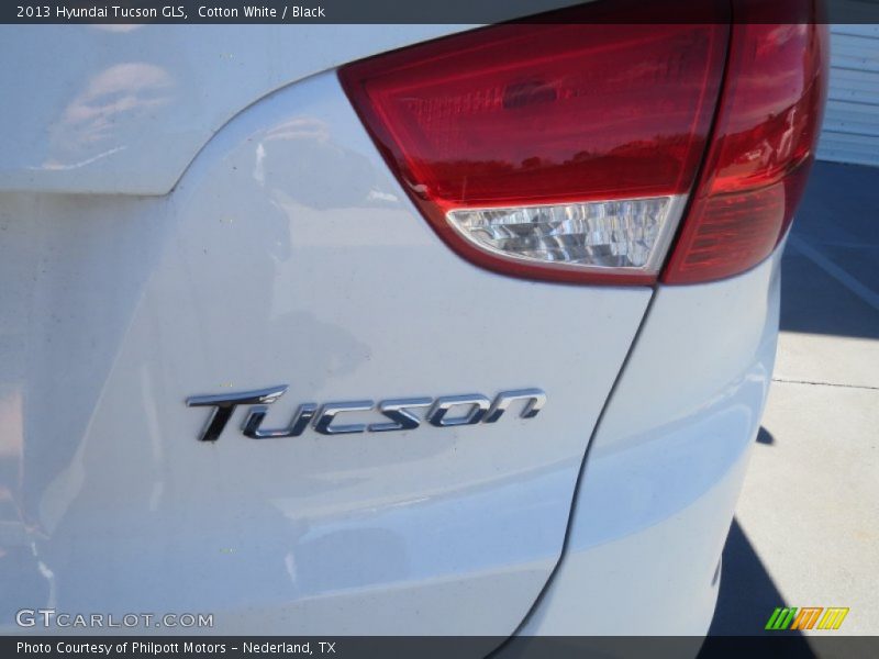 Cotton White / Black 2013 Hyundai Tucson GLS