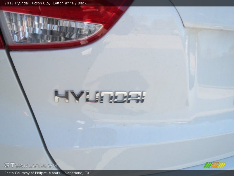 Cotton White / Black 2013 Hyundai Tucson GLS