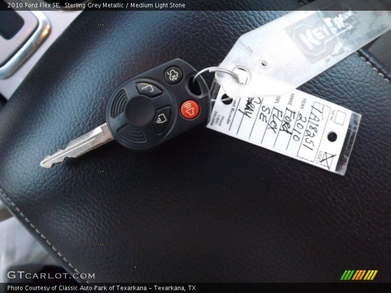Sterling Grey Metallic / Medium Light Stone 2010 Ford Flex SE