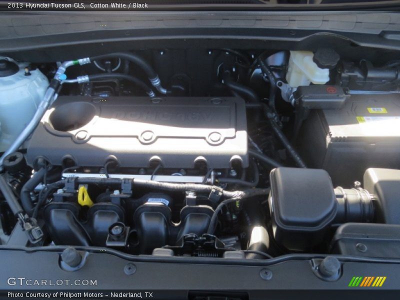 Cotton White / Black 2013 Hyundai Tucson GLS