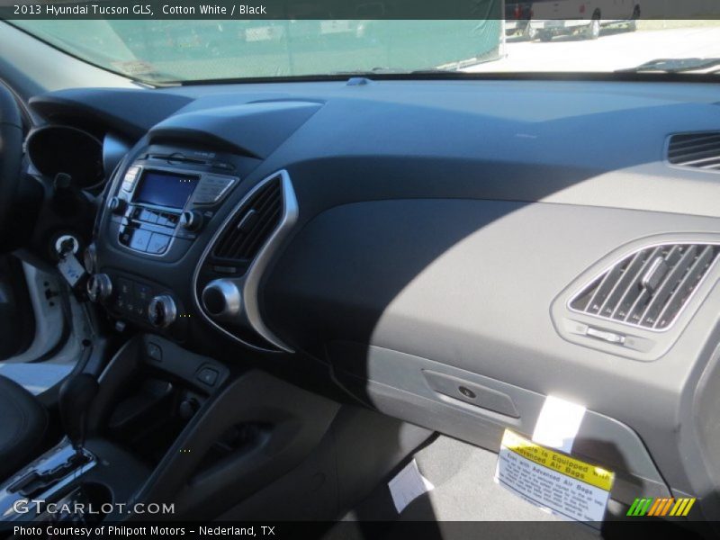 Cotton White / Black 2013 Hyundai Tucson GLS