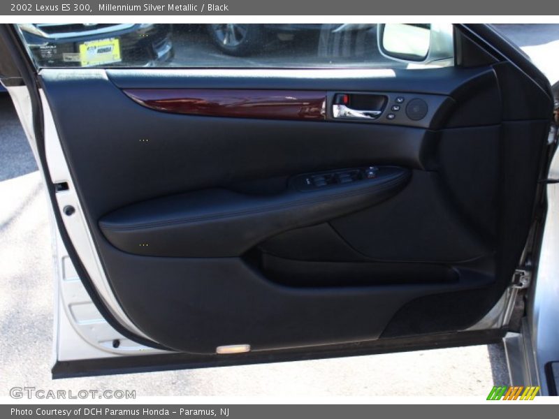 Millennium Silver Metallic / Black 2002 Lexus ES 300