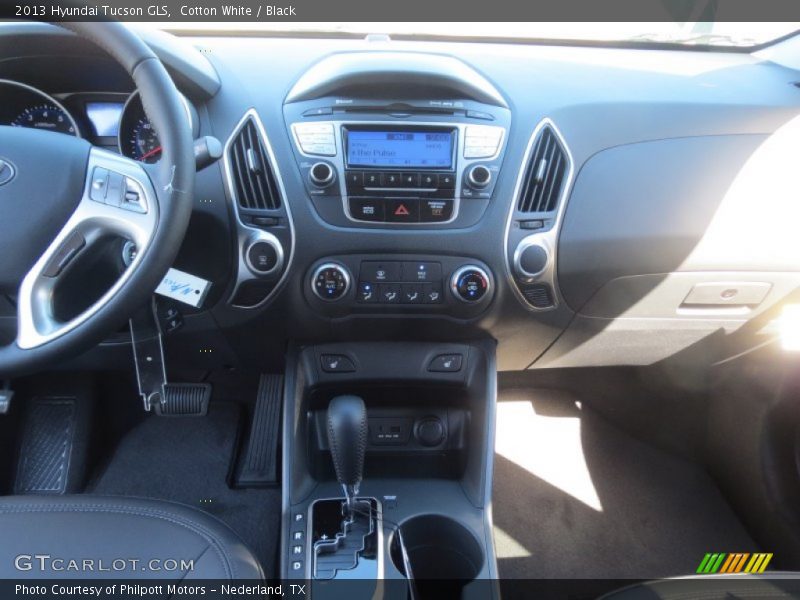 Cotton White / Black 2013 Hyundai Tucson GLS