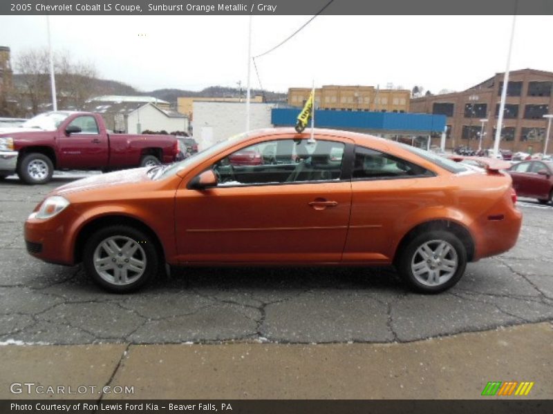 Sunburst Orange Metallic / Gray 2005 Chevrolet Cobalt LS Coupe