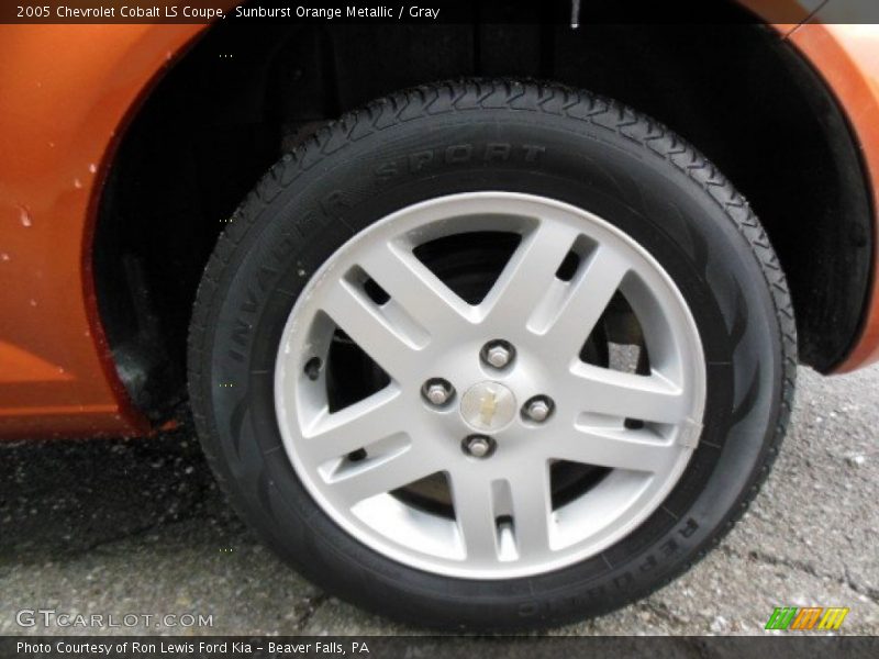 Sunburst Orange Metallic / Gray 2005 Chevrolet Cobalt LS Coupe