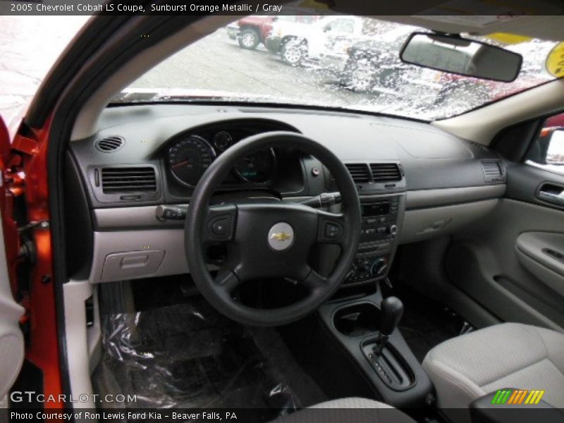 Sunburst Orange Metallic / Gray 2005 Chevrolet Cobalt LS Coupe