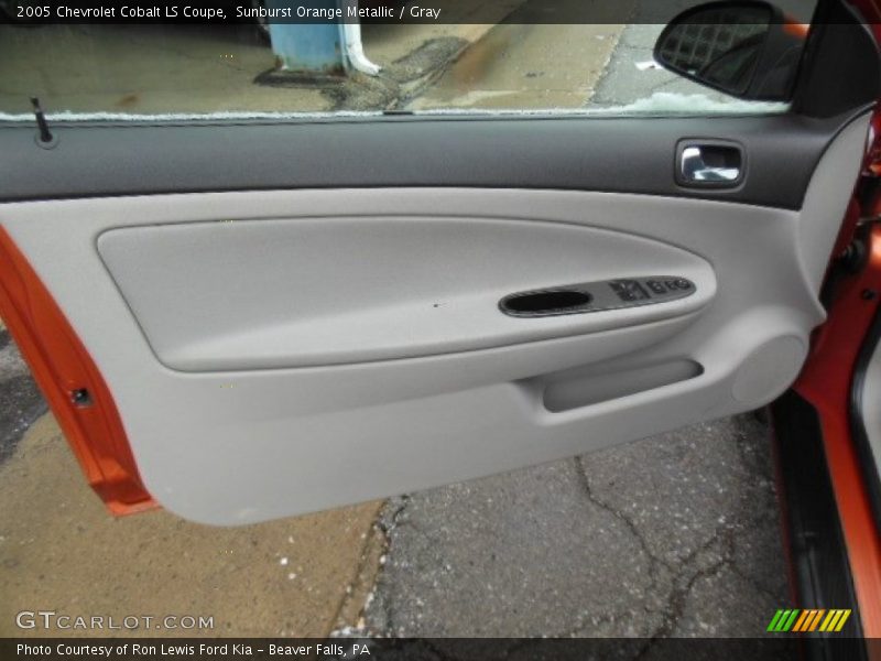 Sunburst Orange Metallic / Gray 2005 Chevrolet Cobalt LS Coupe