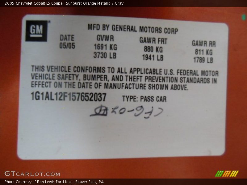 Sunburst Orange Metallic / Gray 2005 Chevrolet Cobalt LS Coupe