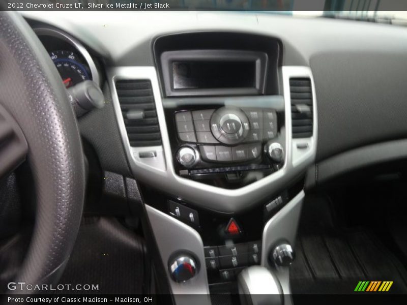 Silver Ice Metallic / Jet Black 2012 Chevrolet Cruze LT